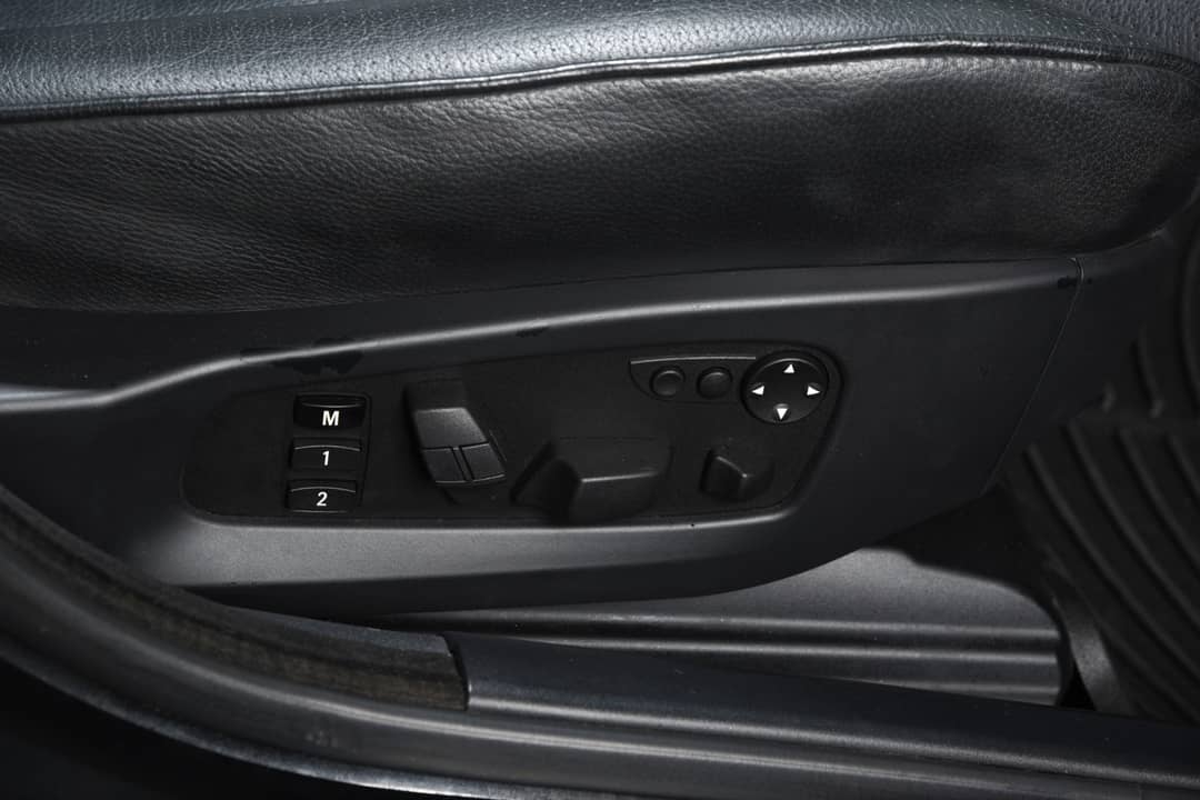 2007 BMW M5 — photo 31
