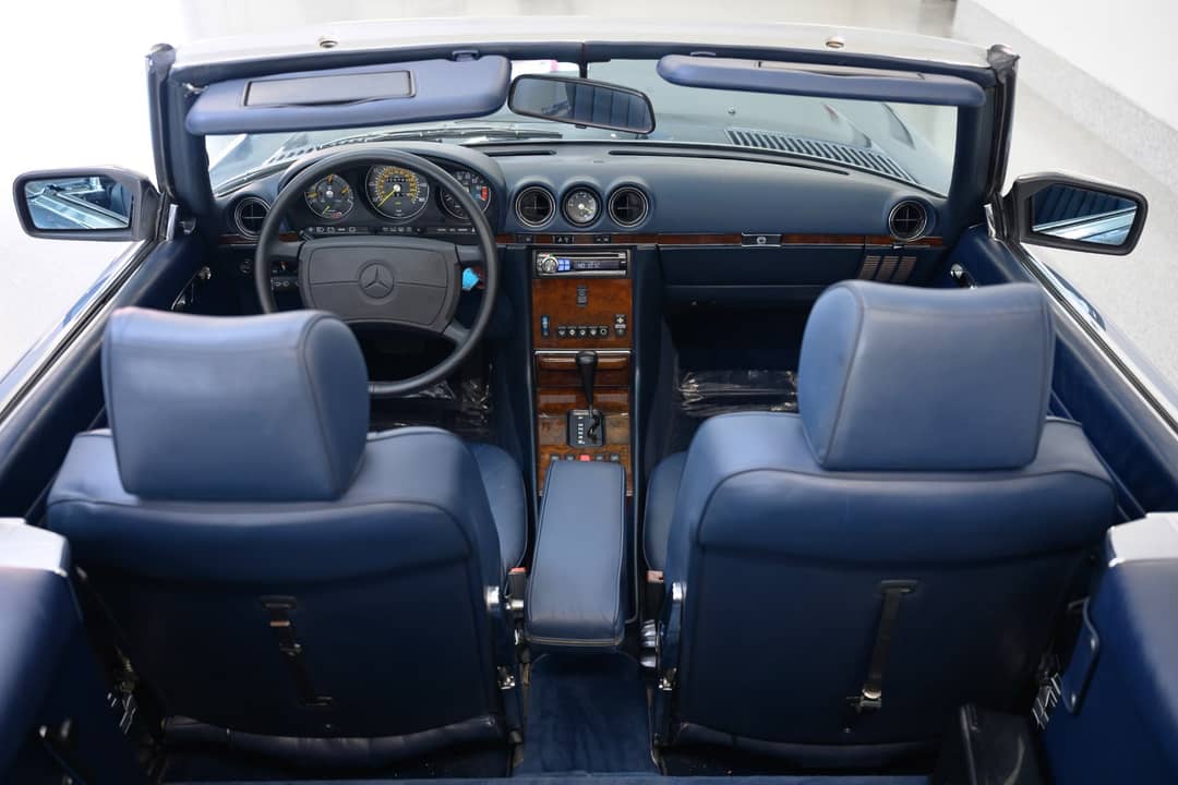 1987 Mercedes-Benz 560-Class 560 SL — photo 17