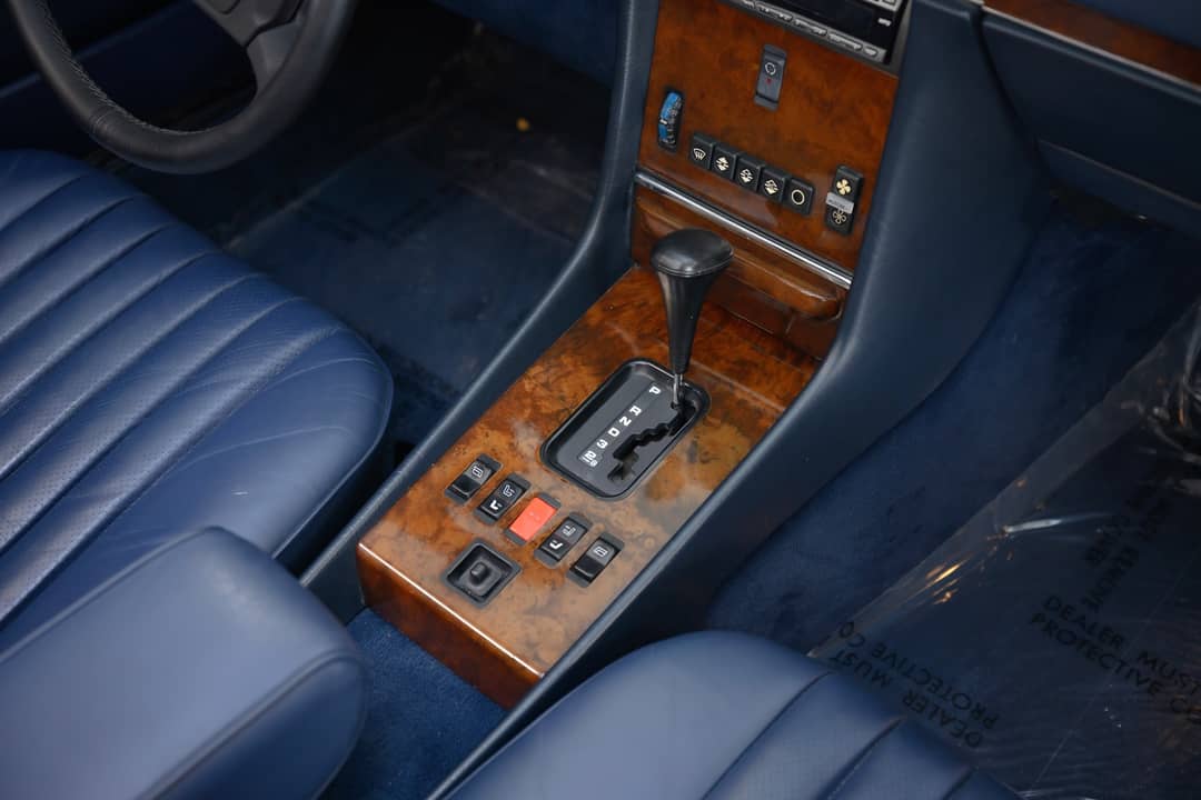 1987 Mercedes-Benz 560-Class 560 SL — photo 21