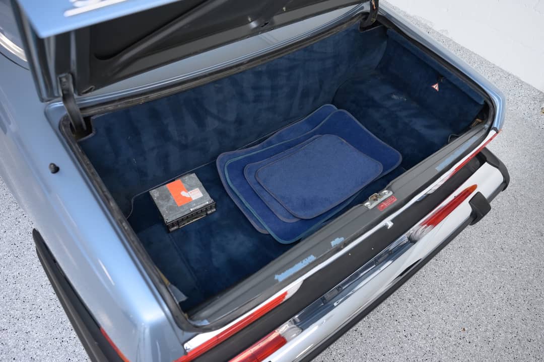 1987 Mercedes-Benz 560-Class 560 SL — photo 34