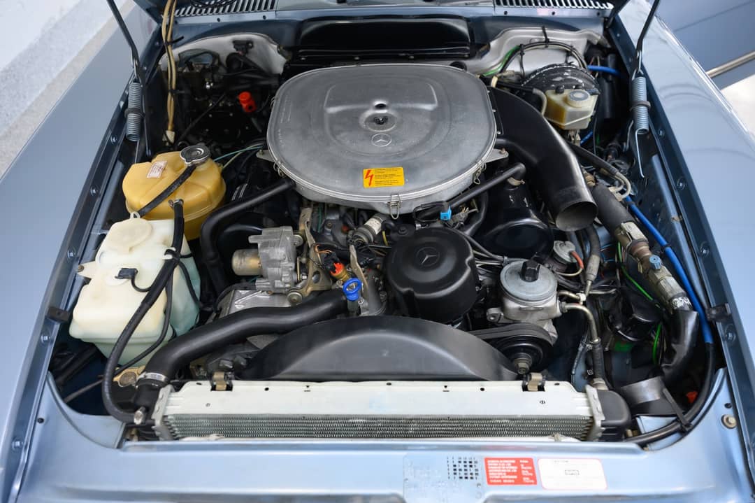 1987 Mercedes-Benz 560-Class 560 SL — photo 37