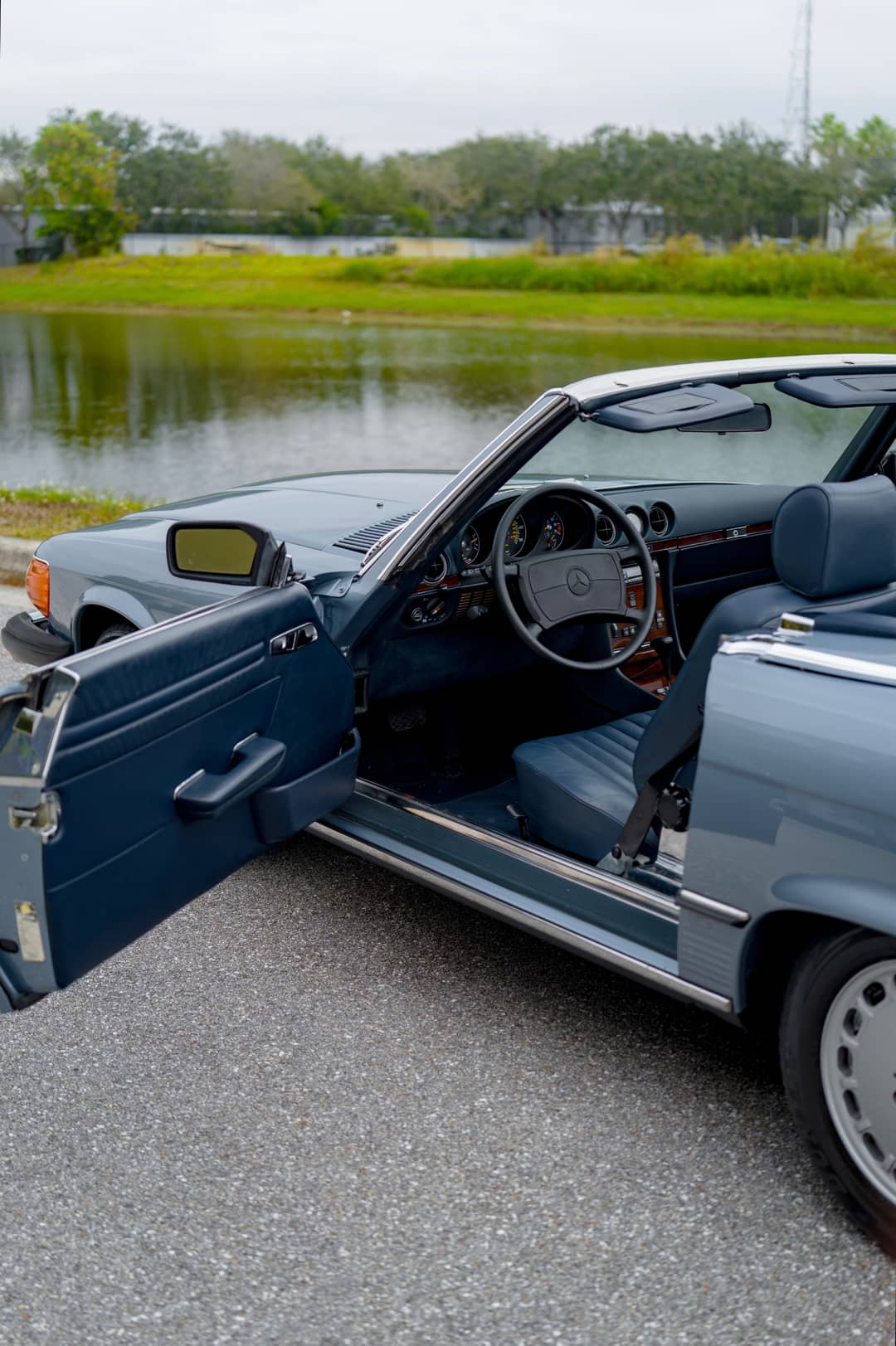 1987 Mercedes-Benz 560-Class 560 SL — photo 59