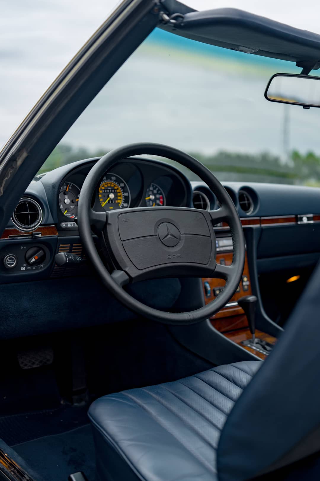 1987 Mercedes-Benz 560-Class 560 SL — photo 77