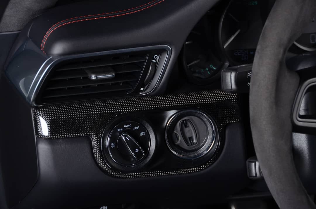 2016 Porsche 911 R — photo 24