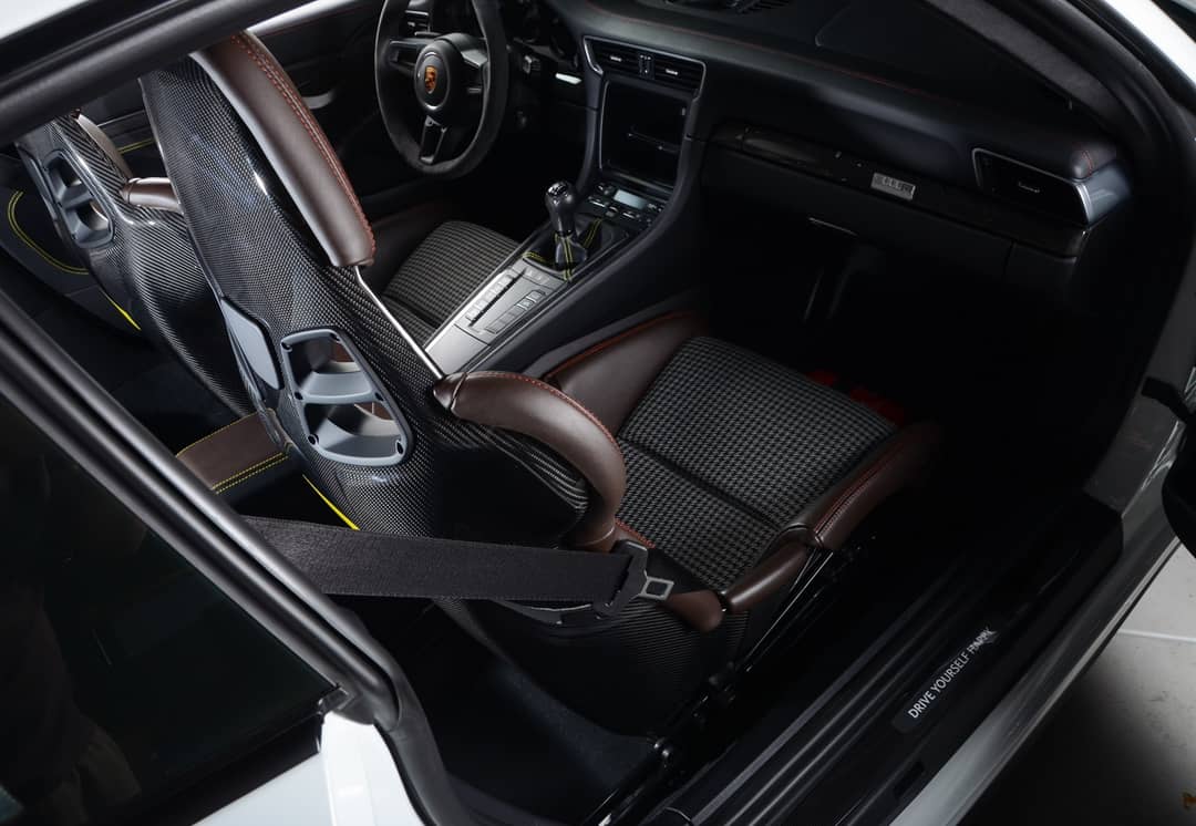 2016 Porsche 911 R — photo 28