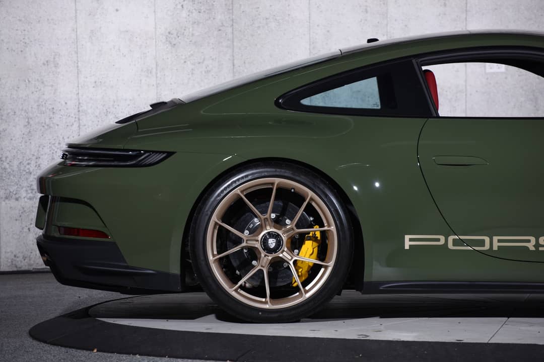2022 Porsche 911 GT3 Touring — photo 13