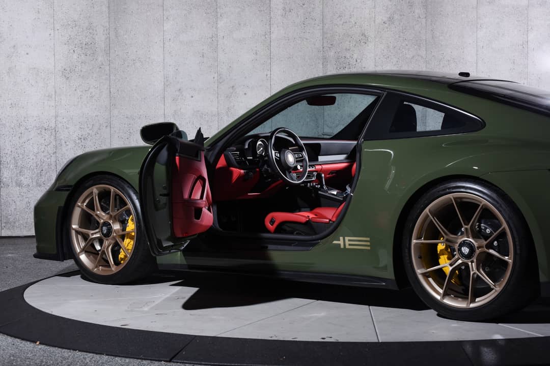 2022 Porsche 911 GT3 Touring — photo 16