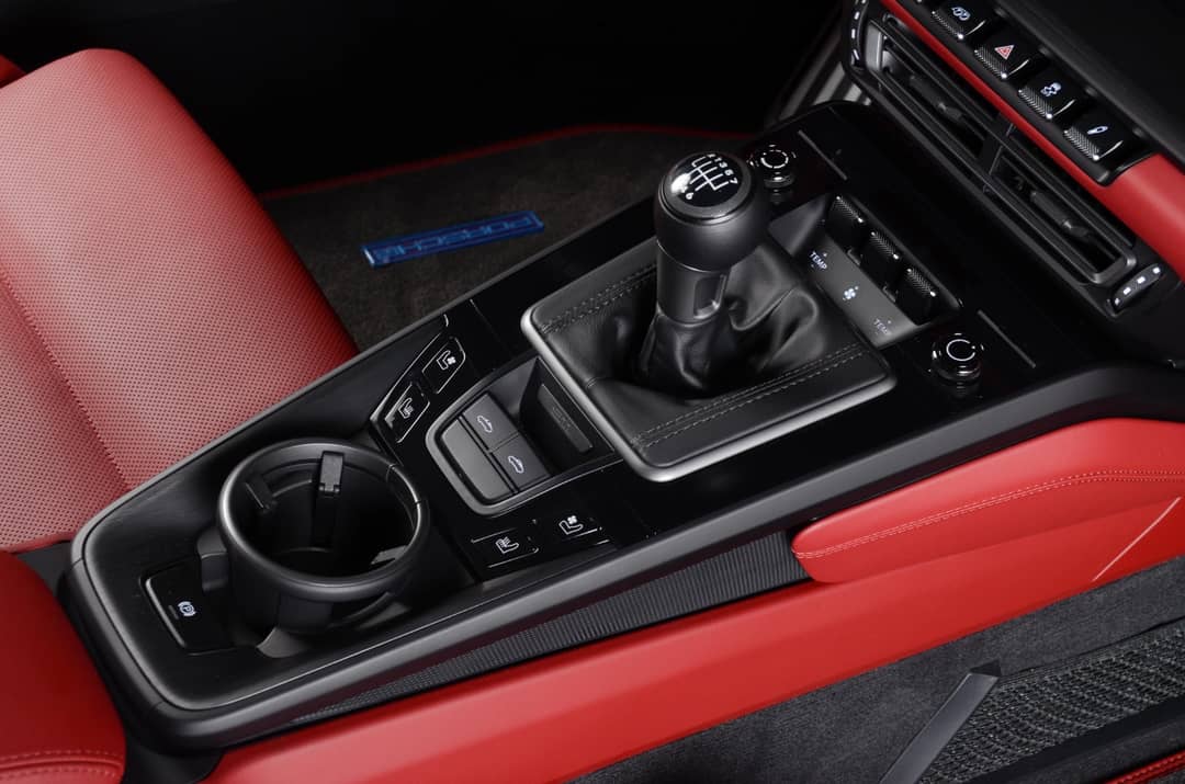2024 Porsche 911 Targa 4 GTS — photo 17
