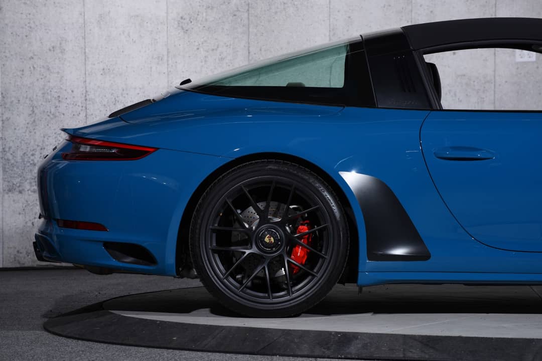 2018 Porsche 911 Targa 4 GTS — photo 13