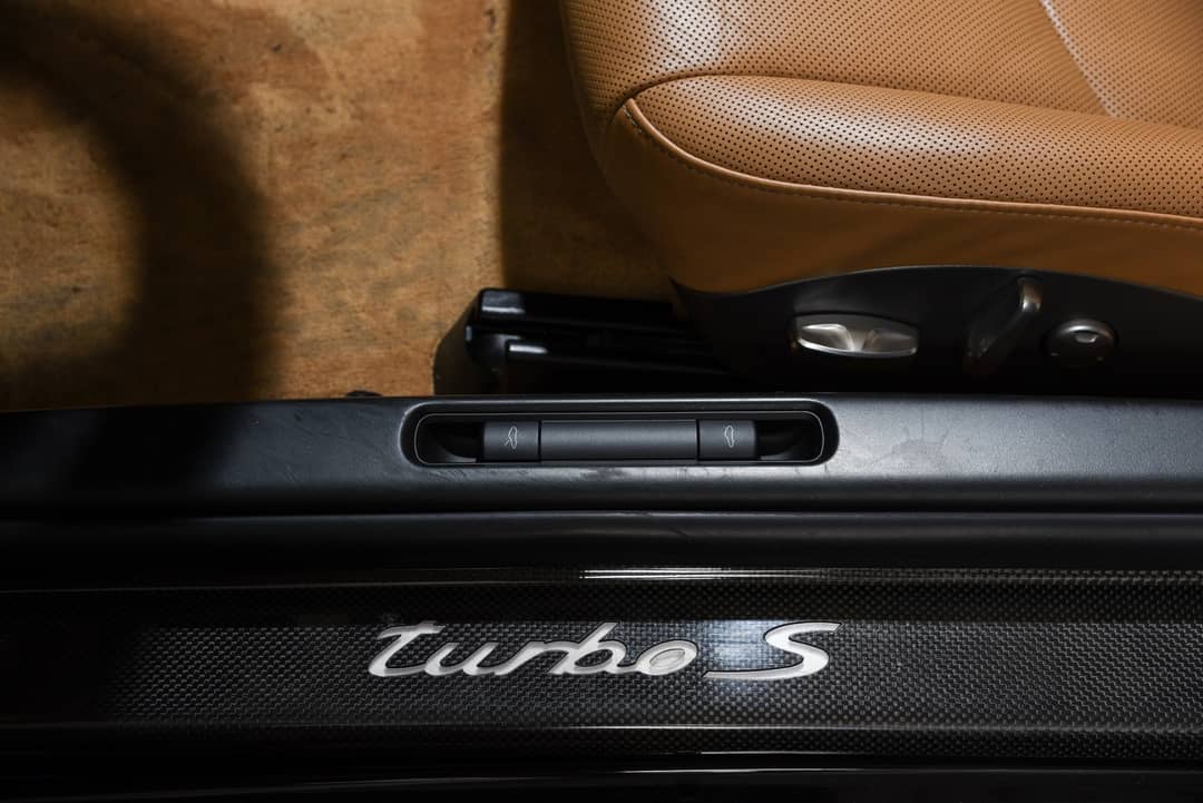 2011 Porsche 911 Turbo S — photo 28