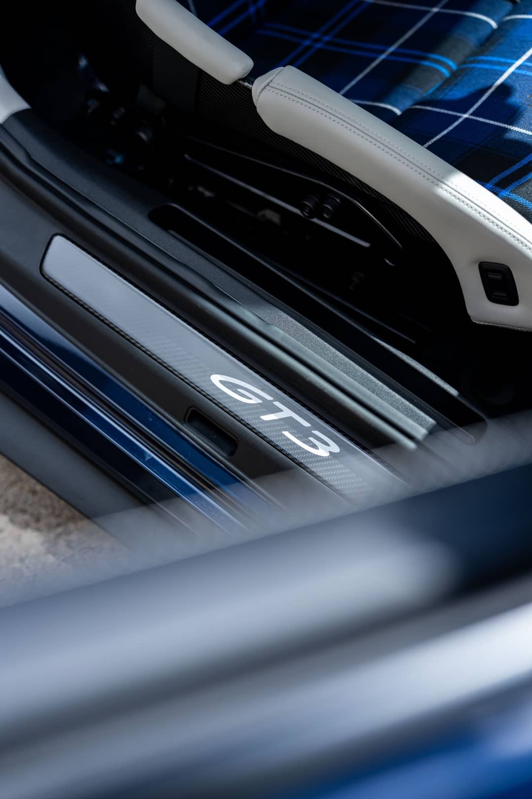 2022 Porsche 911 GT3 Touring — photo 16