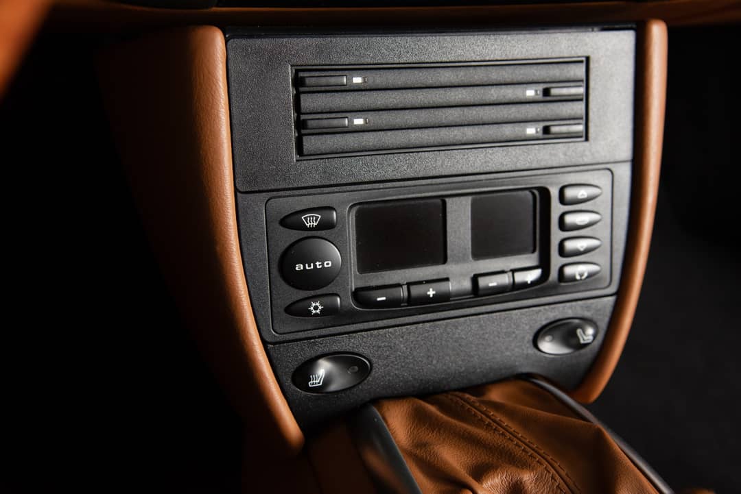 2004 Porsche 911 Carrera 4S — photo 25