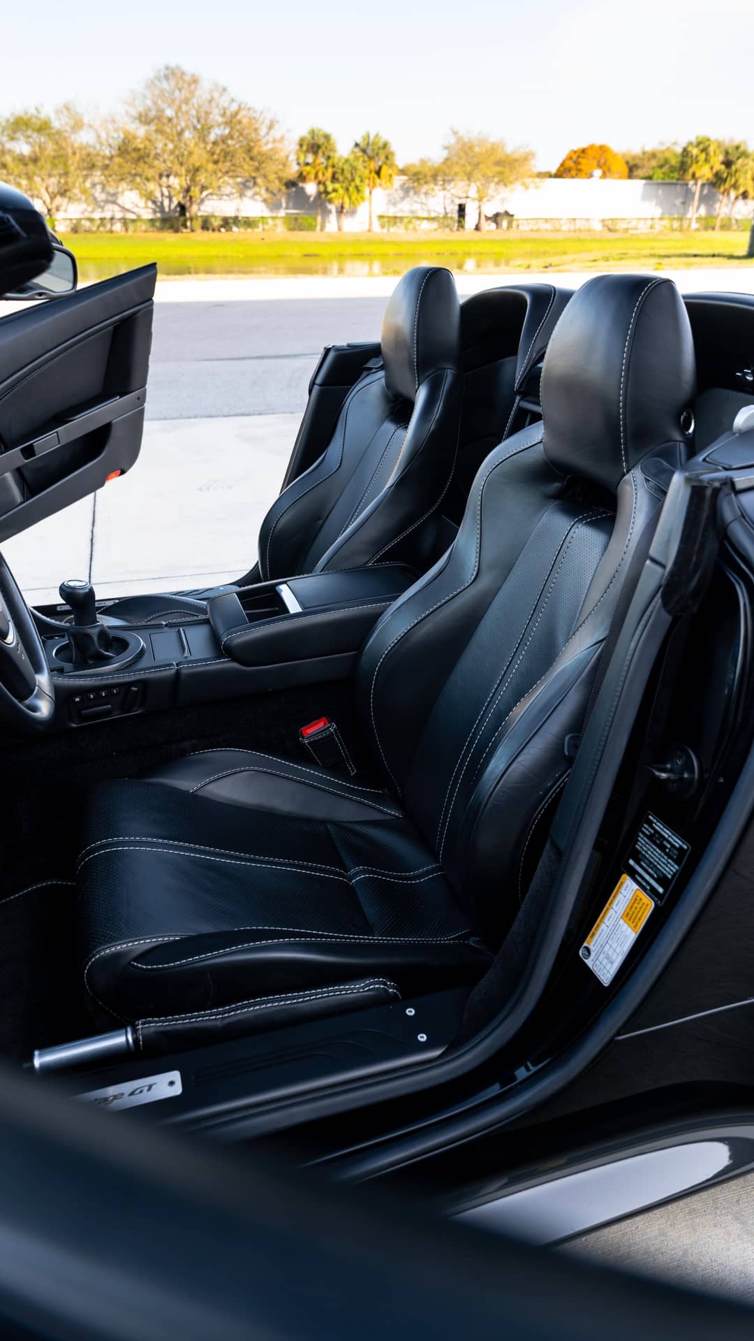 2015 Aston Martin V8 Vantage GT Roadster — photo 17