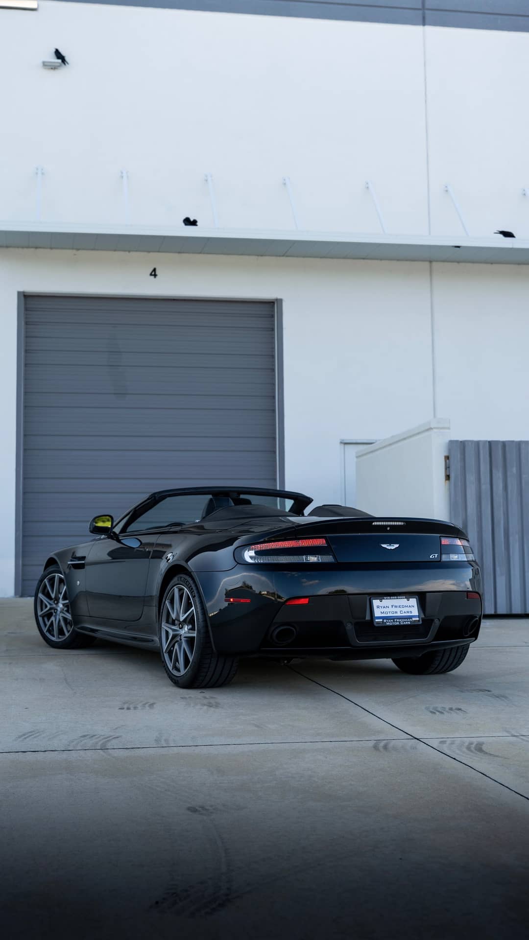 2015 Aston Martin V8 Vantage GT Roadster — photo 3