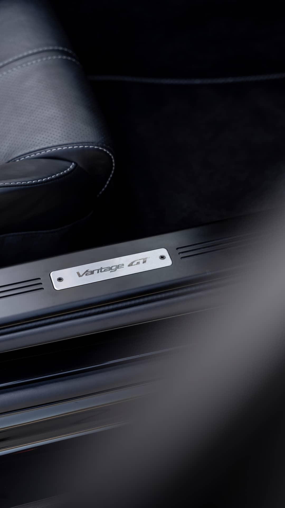 2015 Aston Martin V8 Vantage GT Roadster — photo 22