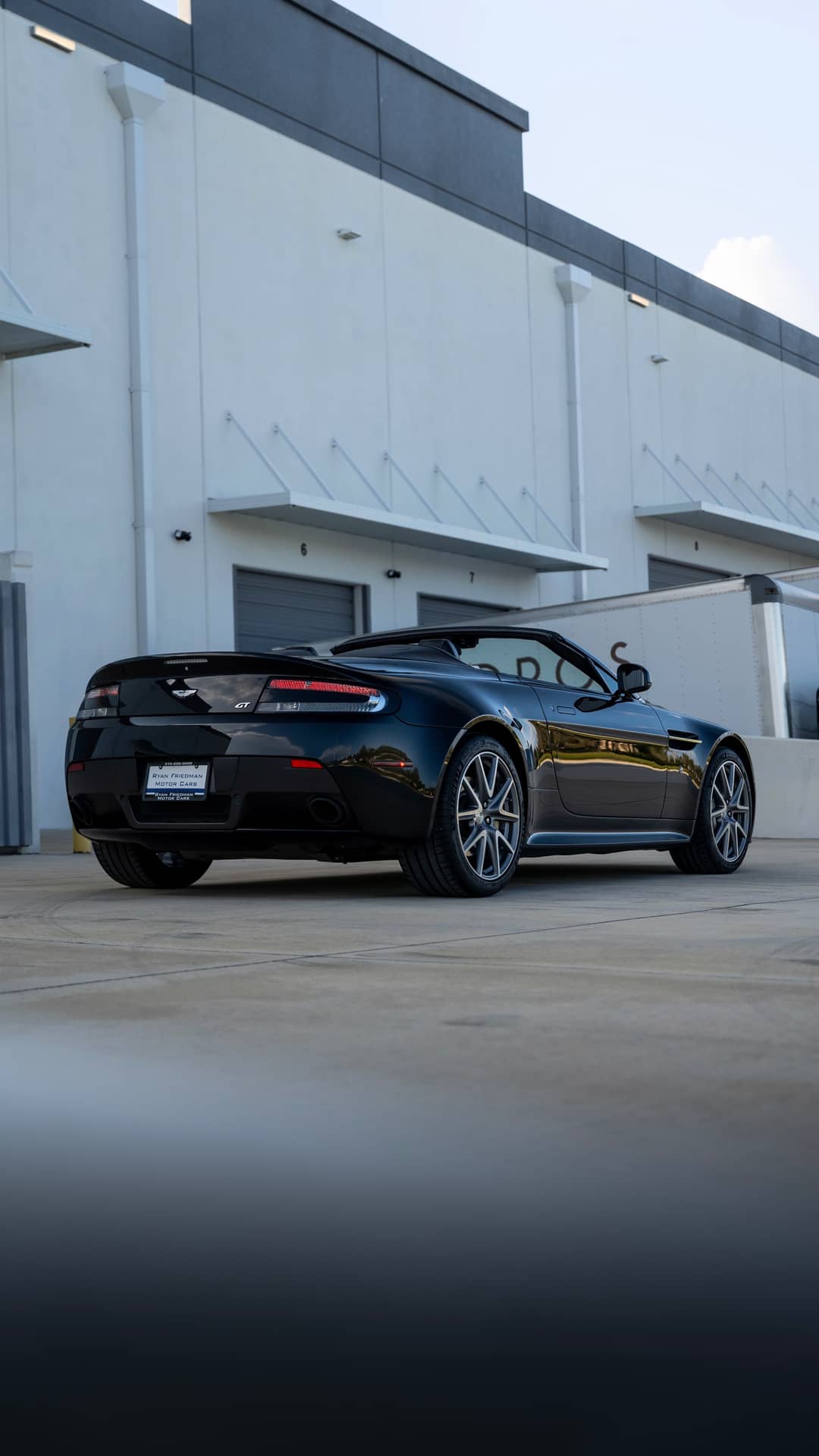 2015 Aston Martin V8 Vantage GT Roadster — photo 27