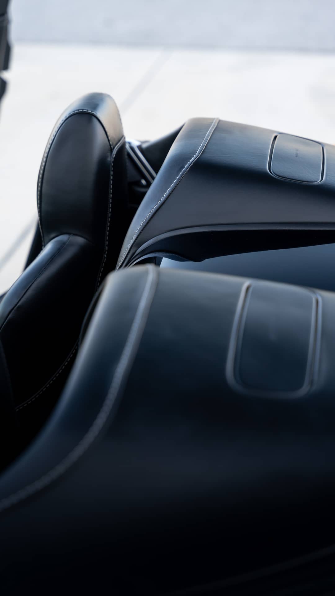 2015 Aston Martin V8 Vantage GT Roadster — photo 33
