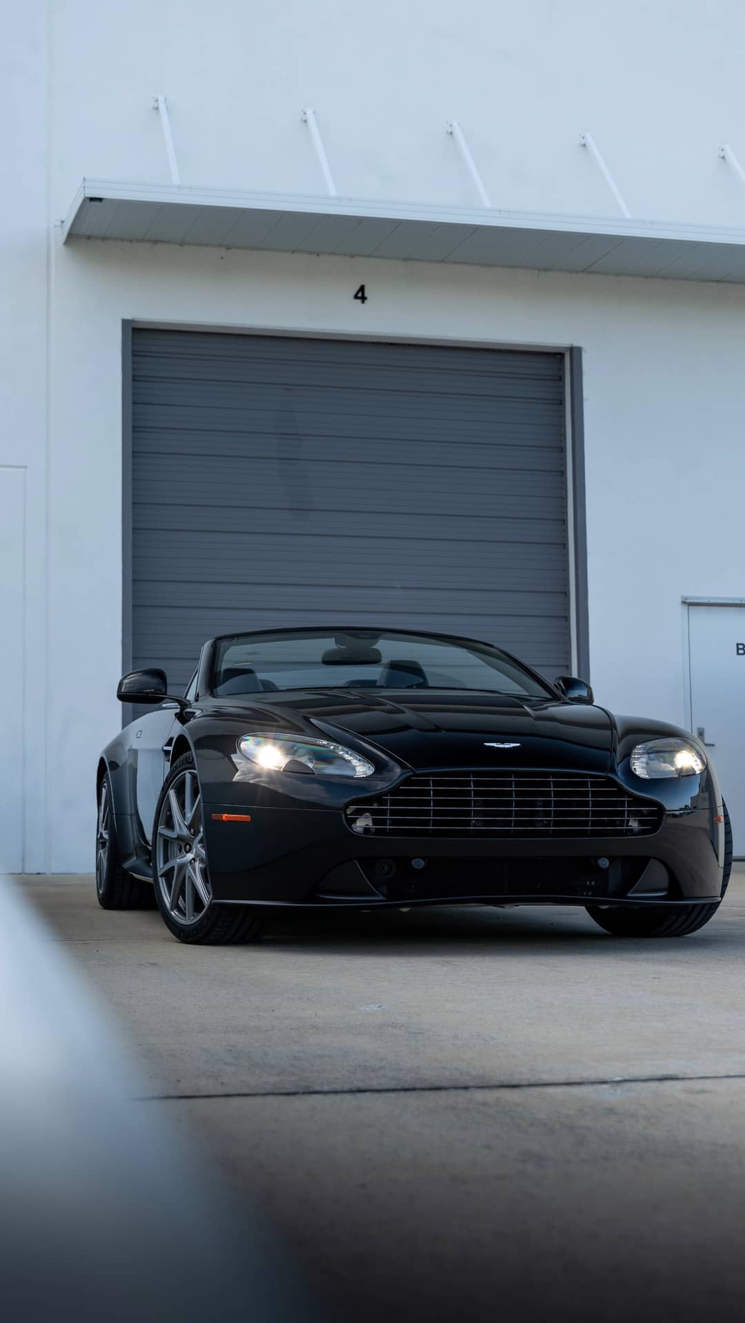 2015 Aston Martin V8 Vantage GT Roadster — photo 40