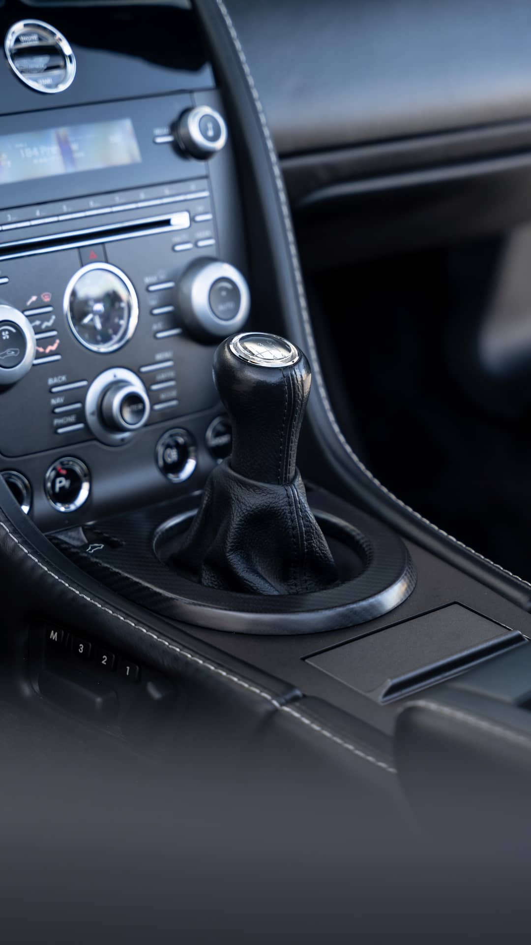 2015 Aston Martin V8 Vantage GT Roadster — photo 6