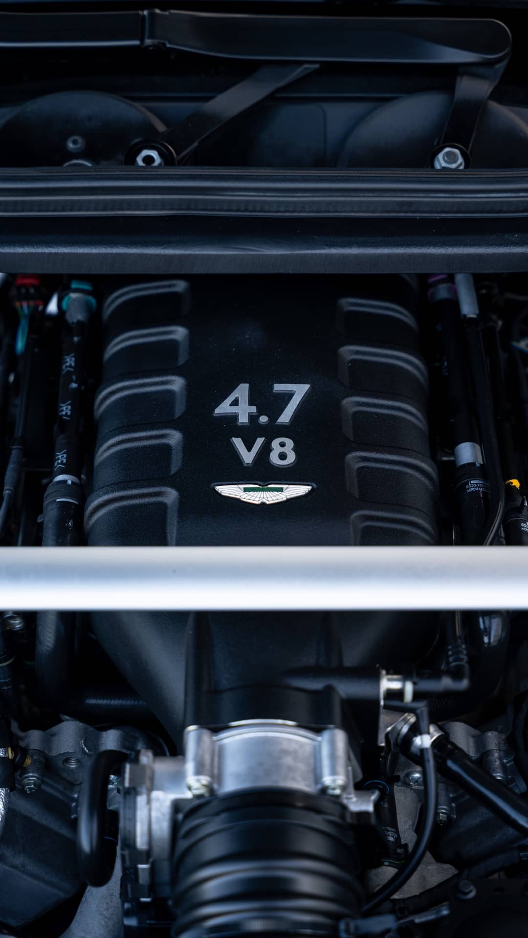2015 Aston Martin V8 Vantage GT Roadster — photo 7
