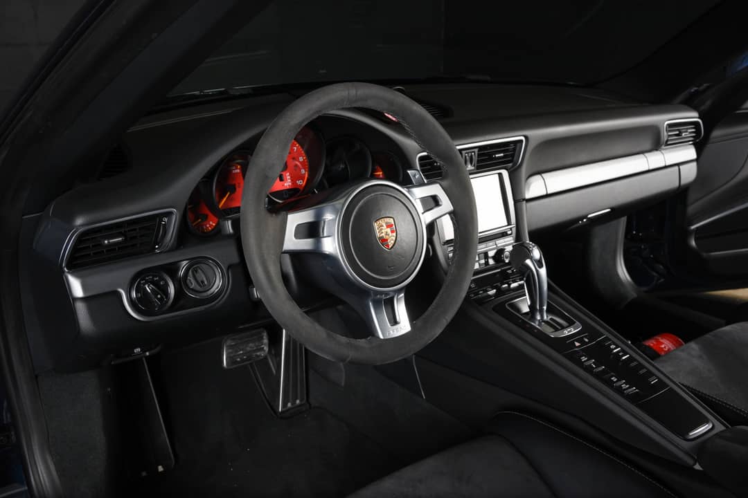 2015 Porsche 911 GT3 — photo 16