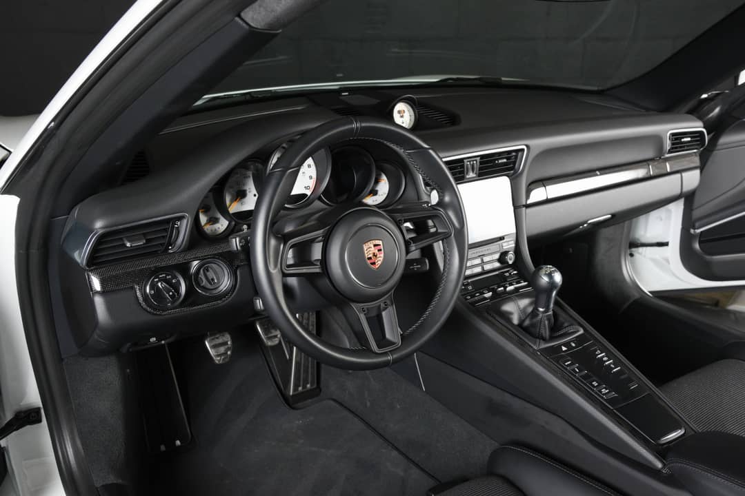 2018 Porsche 911 GT3 Touring — photo 17