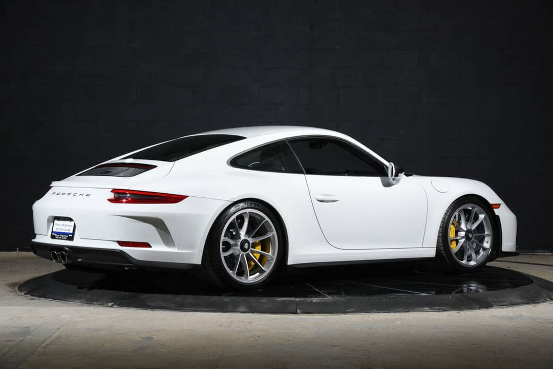 2018 Porsche 911 GT3 Touring — photo 3