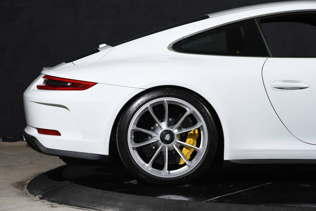 2018 Porsche 911 GT3 Touring — photo 34