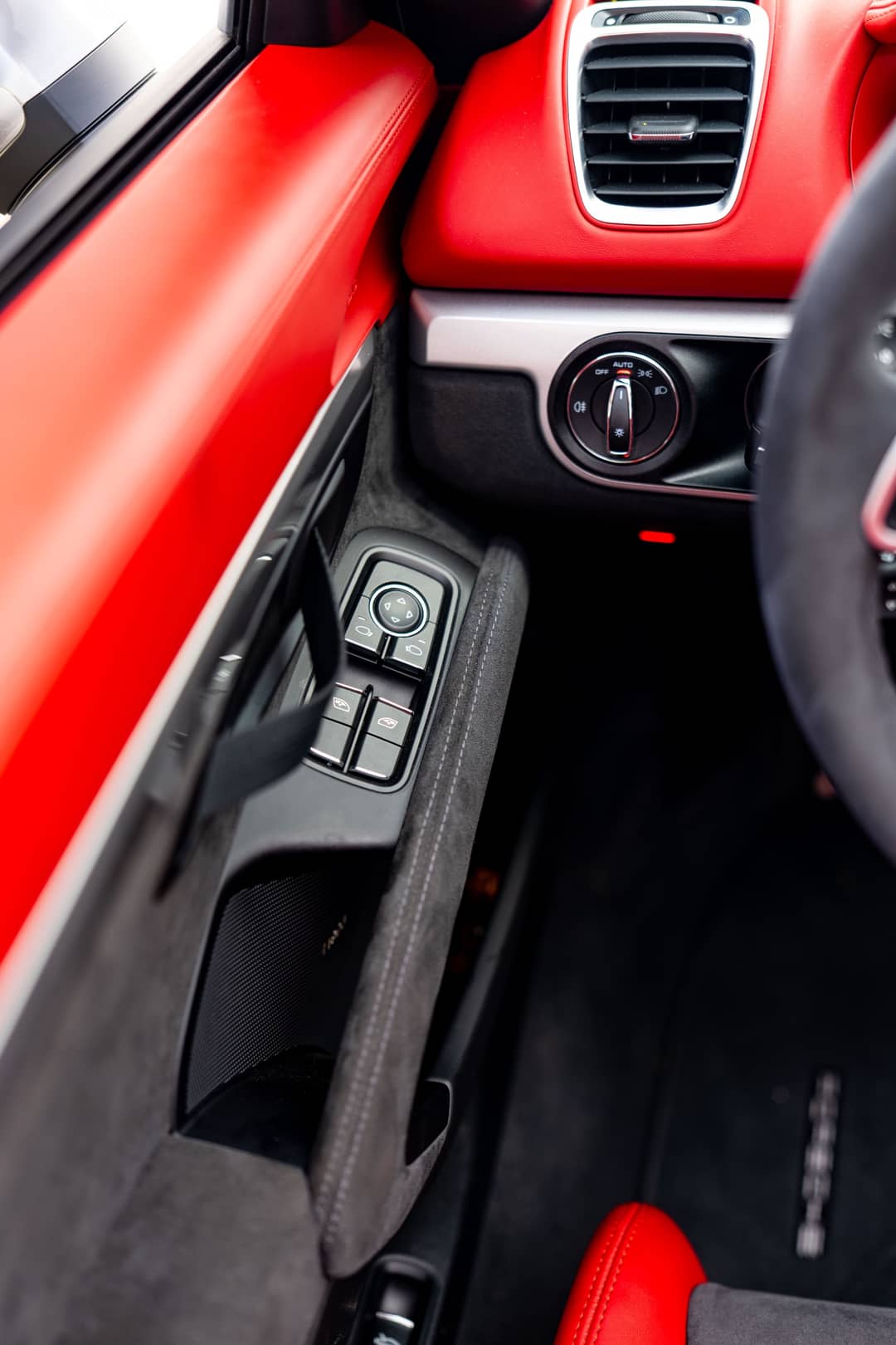 2016 Porsche Boxster Spyder — photo 37