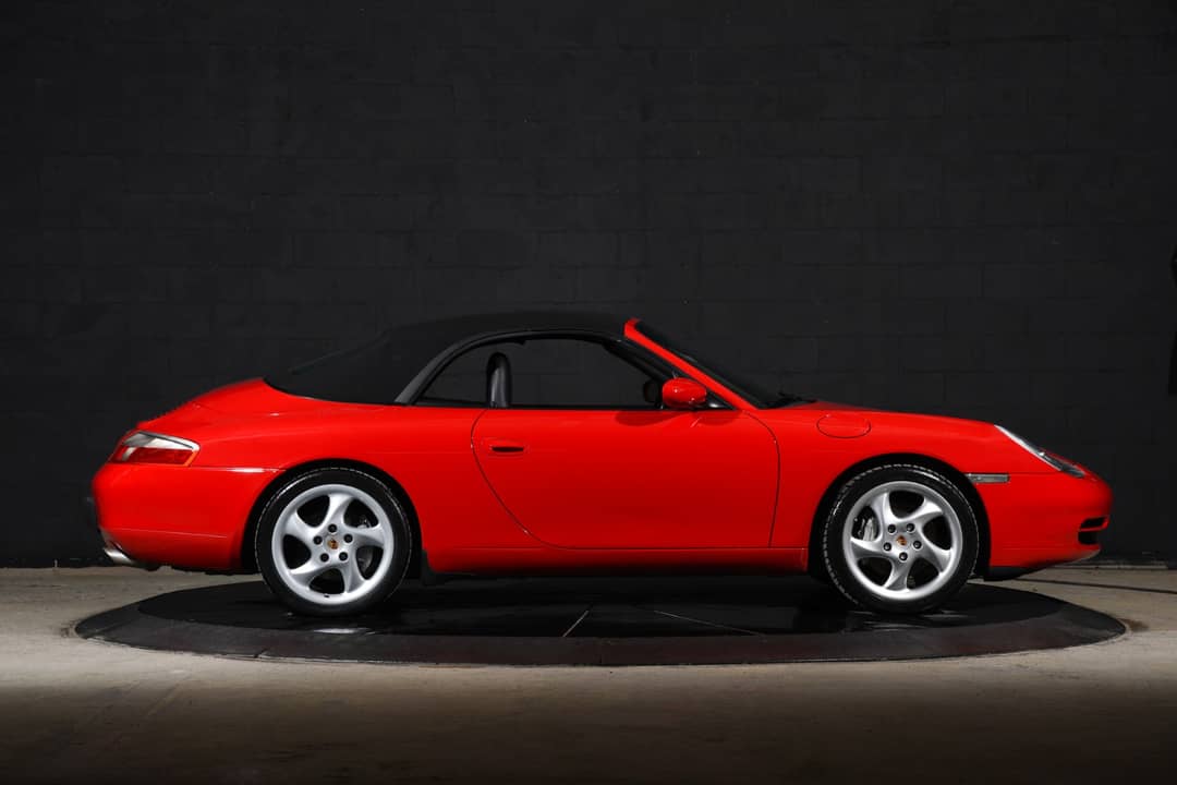2000 Porsche 911 Carrera 4 — photo 2