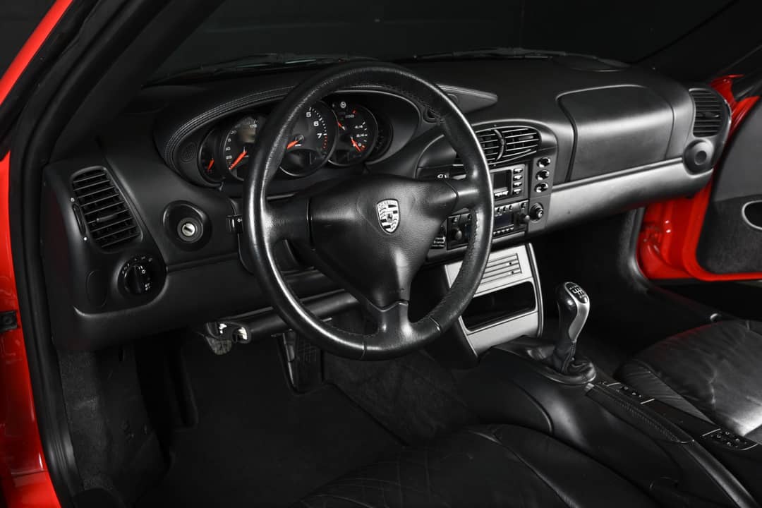 2000 Porsche 911 Carrera 4 — photo 19