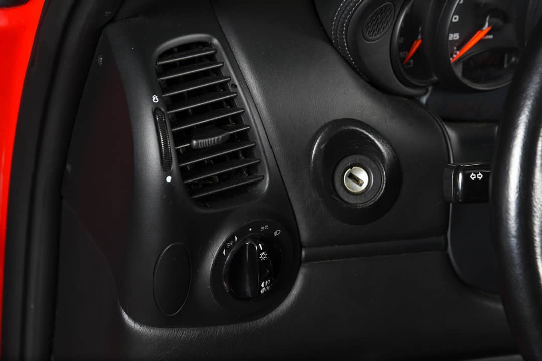 2000 Porsche 911 Carrera 4 — photo 20