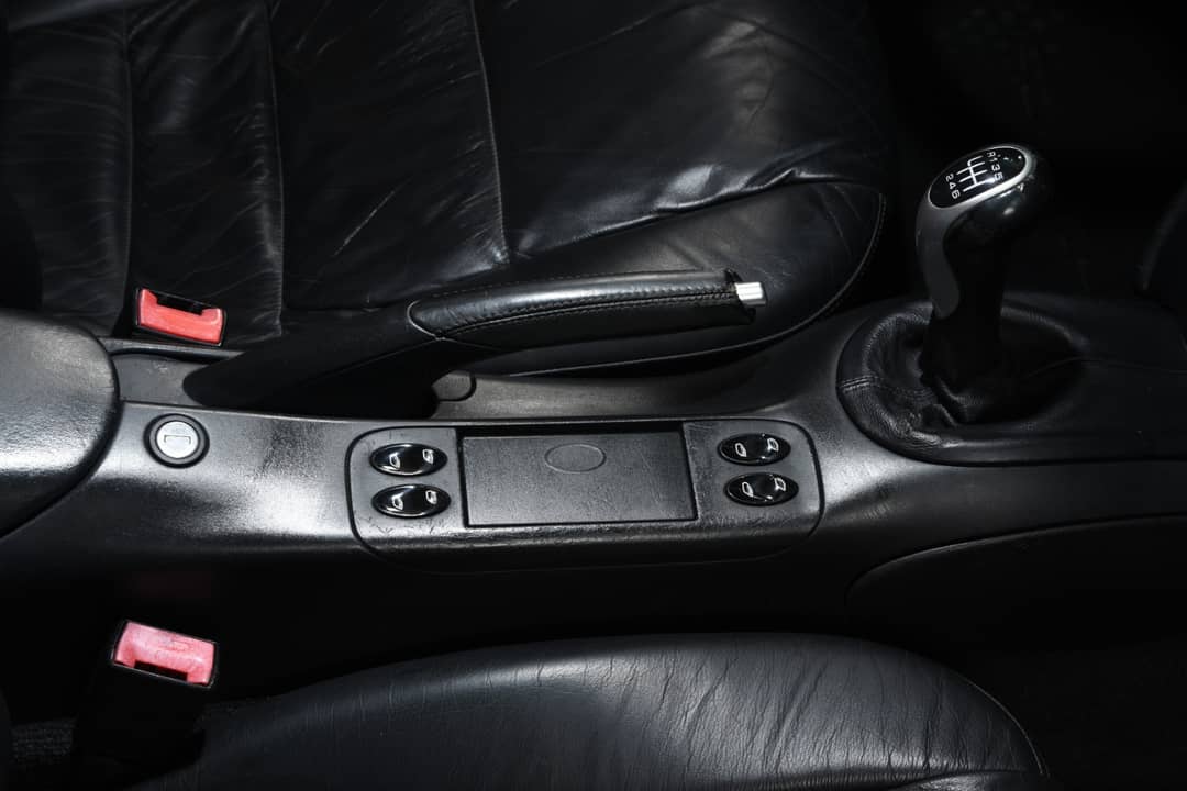 2000 Porsche 911 Carrera 4 — photo 25