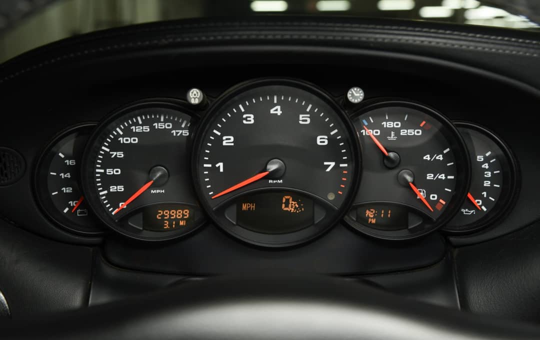 2000 Porsche 911 Carrera 4 — photo 8