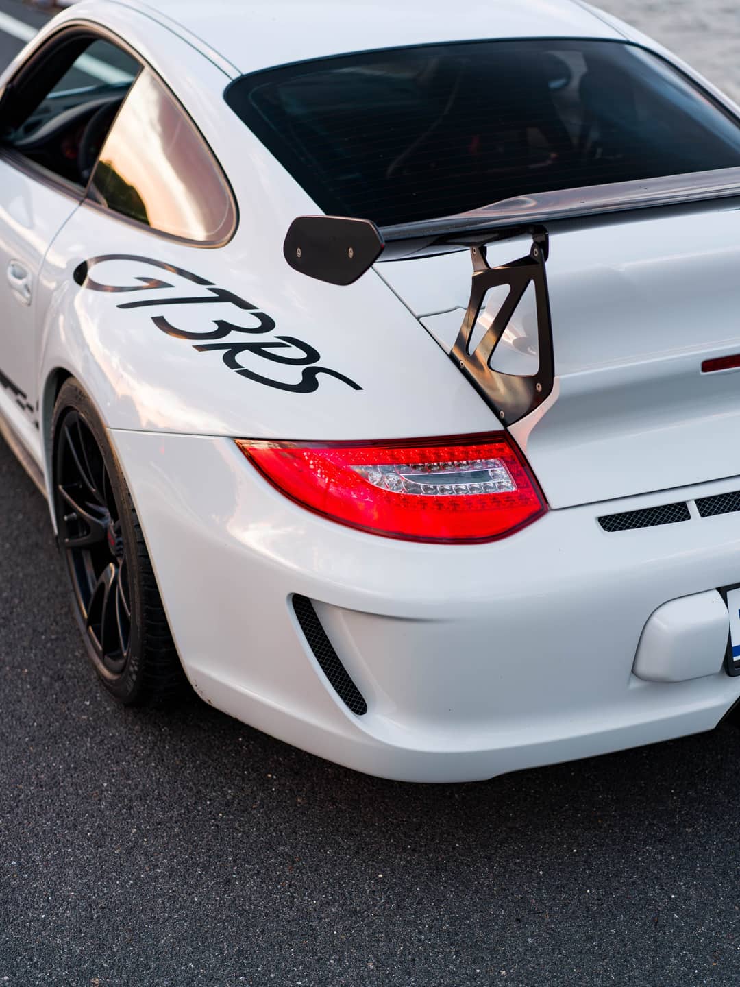 2010 Porsche 911 GT3 RS — photo 3
