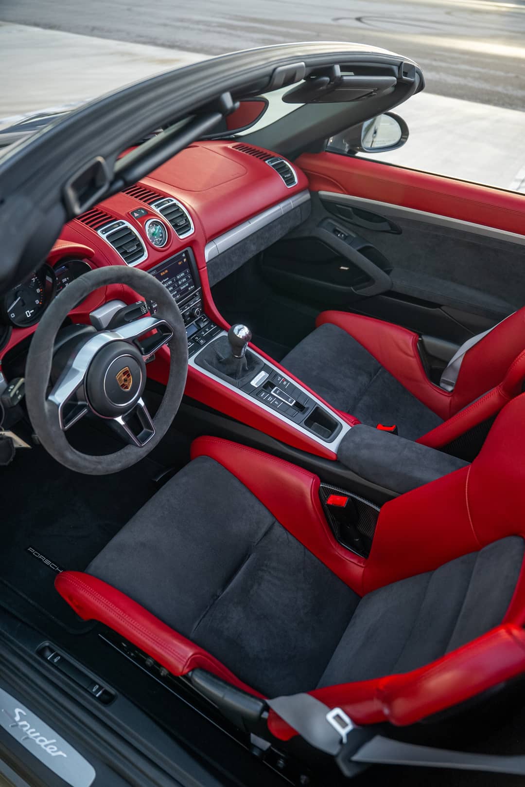 2016 Porsche Boxster Spyder — photo 16