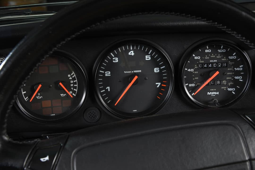 1991 Porsche 911 Carrera 2 — photo 9
