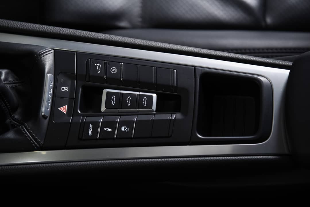 2013 Porsche 911 Carrera 4S — photo 23
