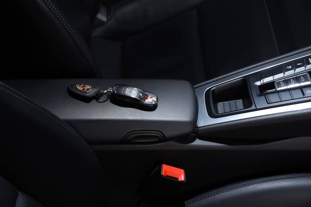2013 Porsche 911 Carrera 4S — photo 27