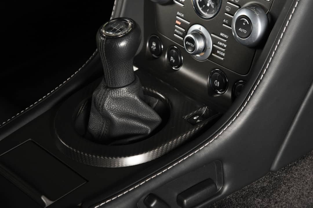 2015 Aston Martin V8 Vantage GT — photo 18