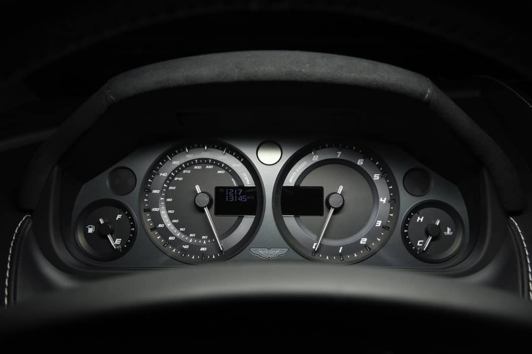 2015 Aston Martin V8 Vantage GT — photo 32