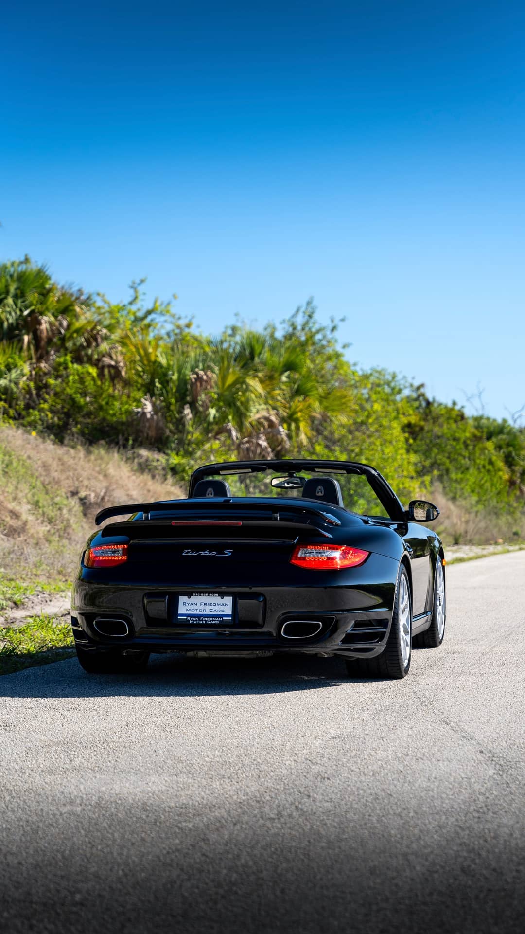 2011 Porsche 911 Turbo S — photo 2