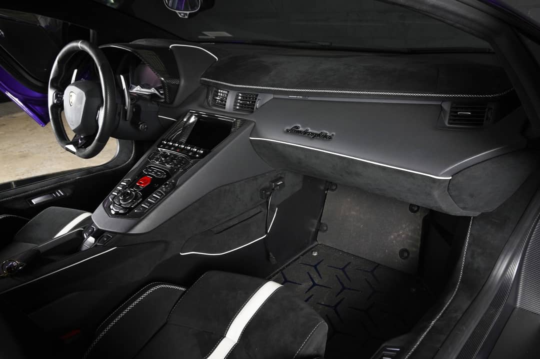 2019 Lamborghini Aventador SVJ — photo 21