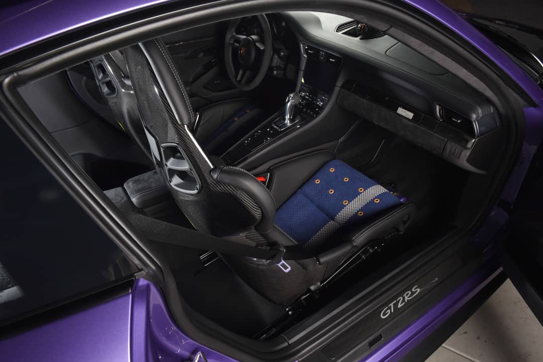 2018 Porsche 911 GT2 RS — photo 17
