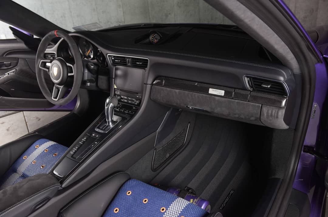 2018 Porsche 911 GT2 RS — photo 18