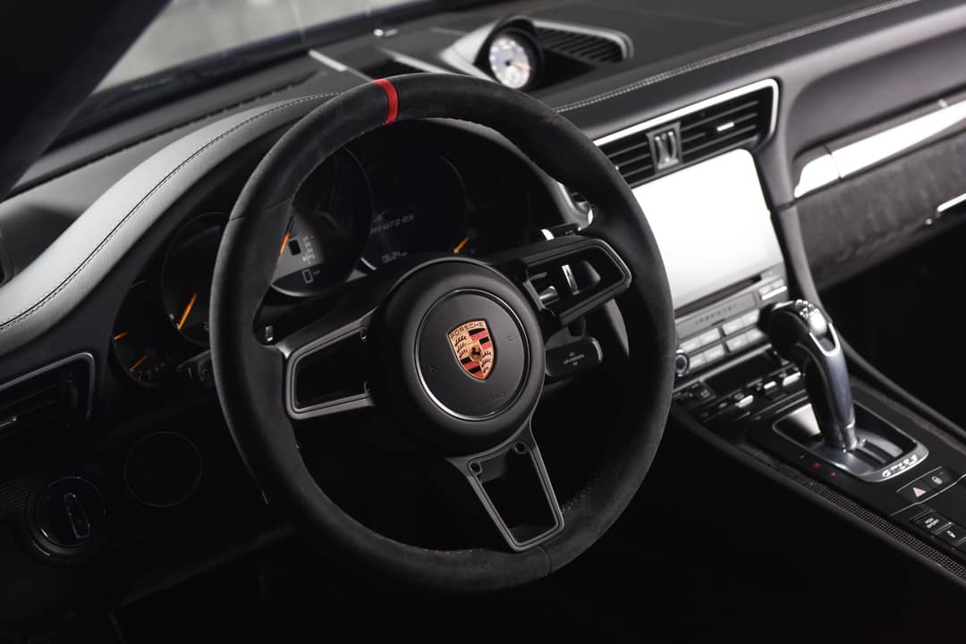 2018 Porsche 911 GT2 RS — photo 23