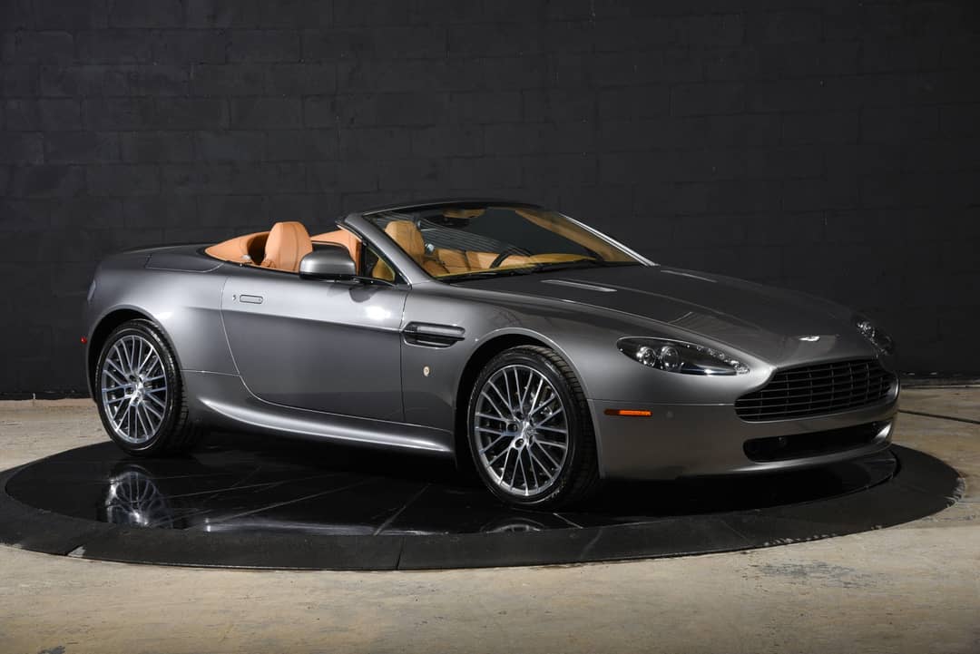 2011 Aston Martin V8 Vantage Roadster — photo 2