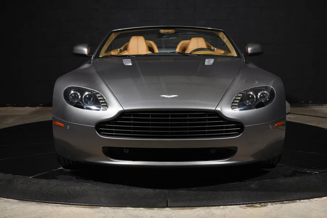2011 Aston Martin V8 Vantage Roadster — photo 11