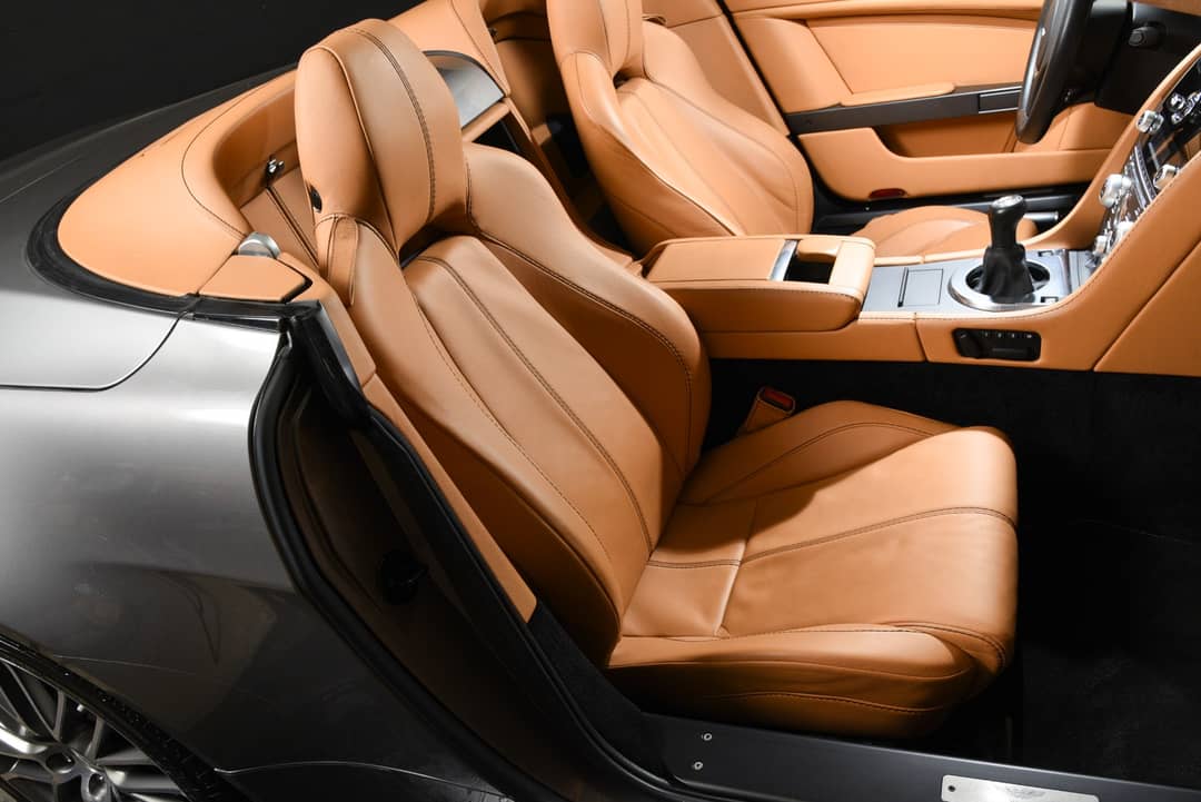 2011 Aston Martin V8 Vantage Roadster — photo 33