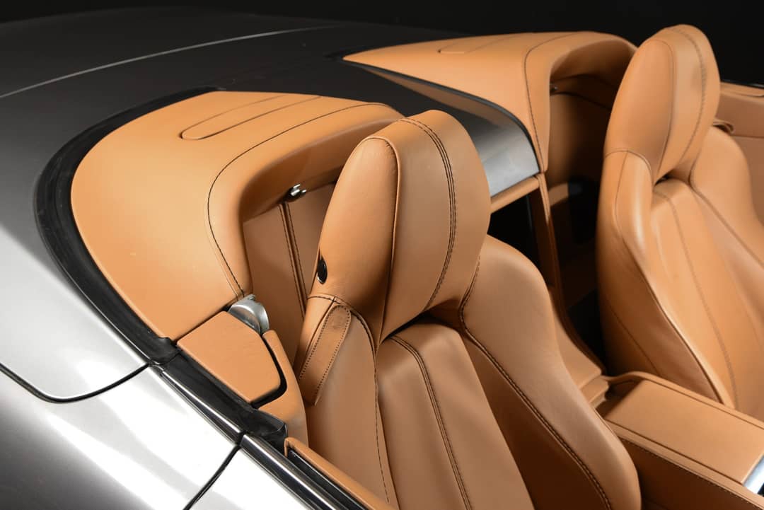 2011 Aston Martin V8 Vantage Roadster — photo 34
